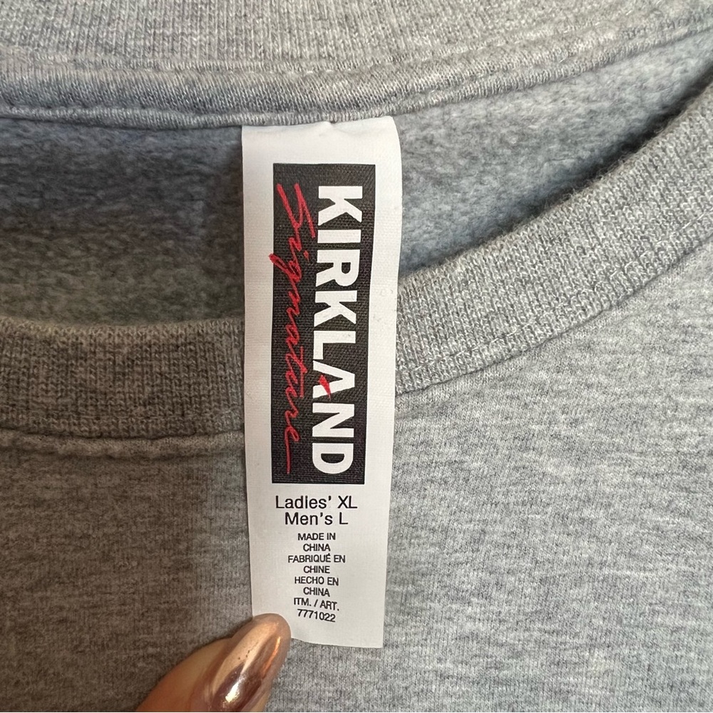 Kirkland Signature Light Gray Crewneck Sweater - Picture 3 of 4